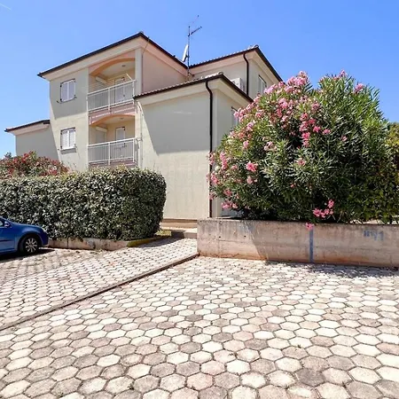 Apartment Sonia 1 Novigrad Istria